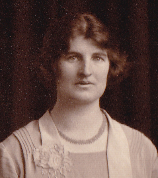Photo of photos/Agnes Ivy McLennan 1900-1992 portrait